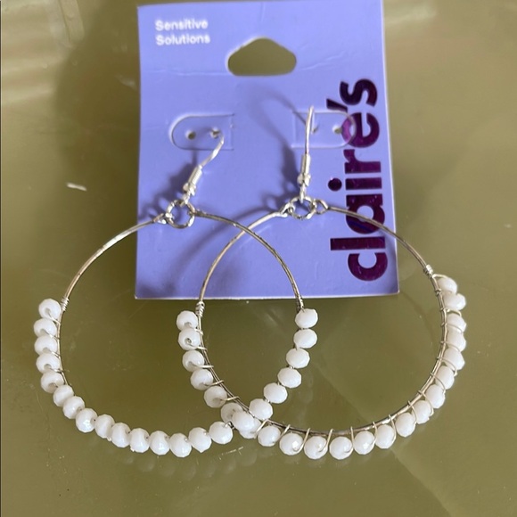 Claire's White Pearl Hoop Earrings Elegant Jewelry - Picture 1 of 2